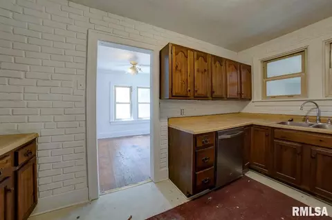 521 Broad Pl, Springfield, IL 62703 photo 5