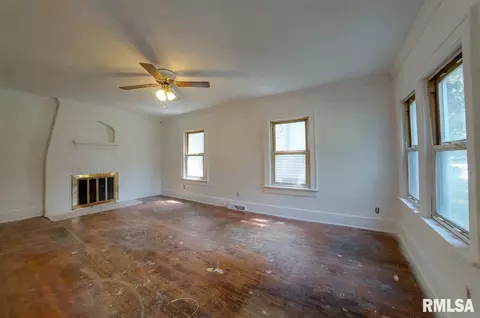 521 Broad Pl, Springfield, IL 62703 photo 3