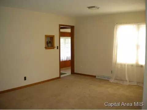 856 E State, Jacksonville, IL 62650 photo 6