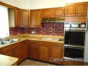 732 E Keys Ave, Springfield, IL 62702 photo 2