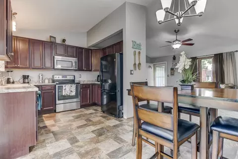 64 Mccarthy Dr, Springfield, IL 62704 photo 11