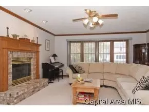 2304 Mallard Pointe Ct, Springfield, IL 62712 photo 8