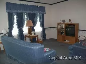 2 E Lewis, Winchester, IL 62694 photo 2