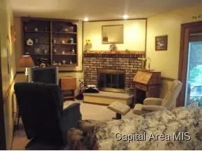 1909 Croydon Dr, Springfield, IL 62703 photo 3