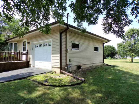 123 E Coal St, Wataga, IL 61488 photo 2