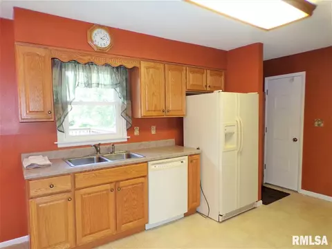 123 E Coal St, Wataga, IL 61488 photo 13