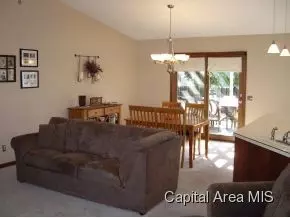 2716 Timber Pointe, Springfield, IL 62702 photo 4