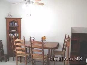 216 Walnut Valley Dr, Springfield, IL 62702 photo 7