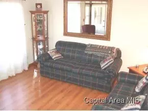 216 Walnut Valley Dr, Springfield, IL 62702 photo 4