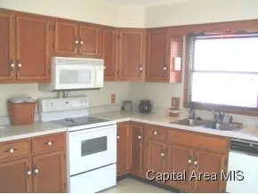 216 Walnut Valley Dr, Springfield, IL 62702 photo 8