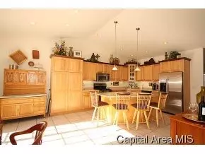 2216 Harbor Lndg, Springfield, IL 62712 photo 9