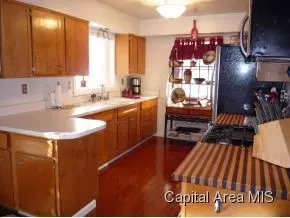 2220 Blackhawk, Springfield, IL 62702 photo 3