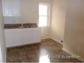147 N Macarthur, Springfield, IL 62702 photo 3