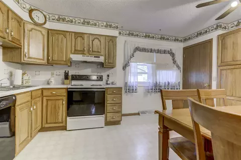 2101 Scarbrough Rd, Springfield, IL 62702 photo 11