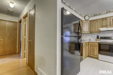 2101 Scarbrough Rd, Springfield, IL 62702 photo 8