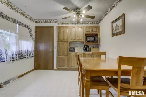 2101 Scarbrough Rd, Springfield, IL 62702 photo 10