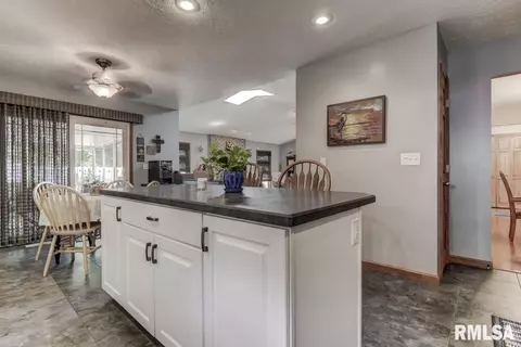 3713 NW Territory Dr, Springfield, IL 62711 photo 9