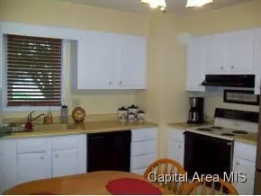 1247 Mossman, Springfield, IL 62702 photo 3