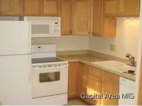 2553 W Monroe, Springfield, IL 62704 photo 4