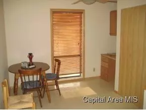 2553 W Monroe, Springfield, IL 62704 photo 3