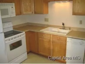 2553 W Monroe, Springfield, IL 62704 photo 5