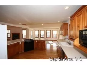 1140 Bridle Path Ln, Springfield, IL 62712 photo 2