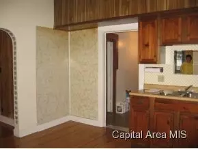1050 N 5th Street St, Springfield, IL 62702 photo 3