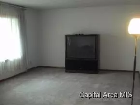 32 Villanova, Springfield, IL 62703 photo 3