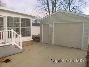 2068 N 6th Street St, Springfield, IL 62702 photo 2
