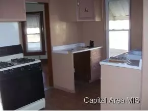 101 S Maple, Assumption, IL 62510 photo 2