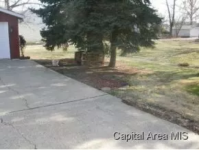 900 N Osburn, Springfield, IL 62702 photo 17