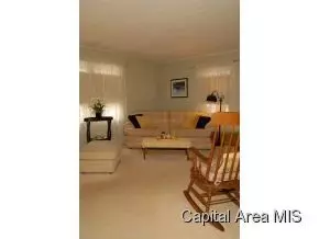900 N Osburn, Springfield, IL 62702 photo 5