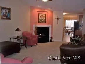 4813 Savoy Dr, Springfield, IL 62707 photo 2