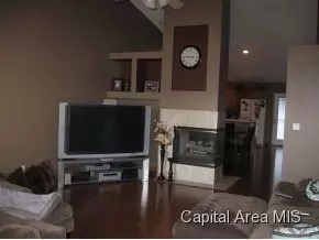 2805 Wordsworth, Springfield, IL 62711 photo 2