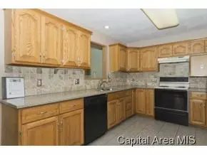 4335 Comanche Dr, Springfield, IL 62711 photo 6