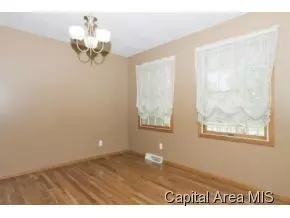 4335 Comanche Dr, Springfield, IL 62711 photo 3