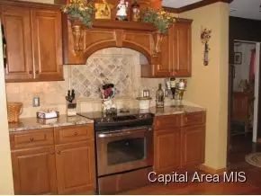 205 S Mill St, Athens, IL 62613 photo 5
