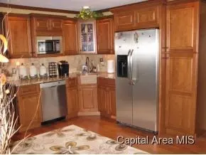205 S Mill St, Athens, IL 62613 photo 6