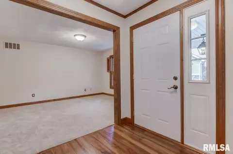 12 Chimney View Ln, Springfield, IL 62707 photo 2