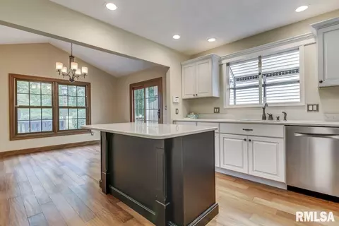 12 Chimney View Ln, Springfield, IL 62707 photo 8