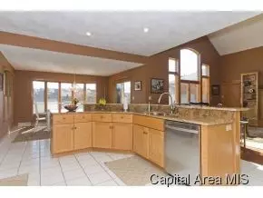 2204 Greenside Dr, Springfield, IL 62704 photo 9