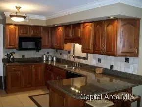 9 Glen Eagle Dr, Springfield, IL 62704 photo 4