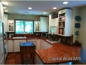 37 Forest Rdg, Springfield, IL 62712 photo 3