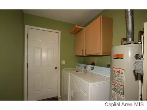 112 E Colburn, Loami, IL 62661 photo 8