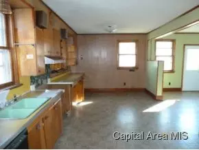 253 E Washington, Greenview, IL 62642 photo 5