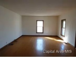 253 E Washington, Greenview, IL 62642 photo 3