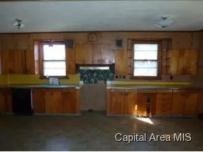253 E Washington, Greenview, IL 62642 photo 4