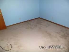4015 Thornbrook, Springfield, IL 62711 photo 4