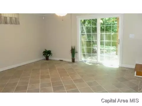 817 Diane Ct, Springfield, IL 62702 photo 5