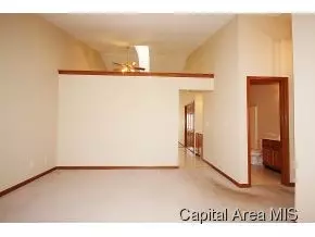 7106 Piper Glen Dr, Springfield, IL 62711 photo 4